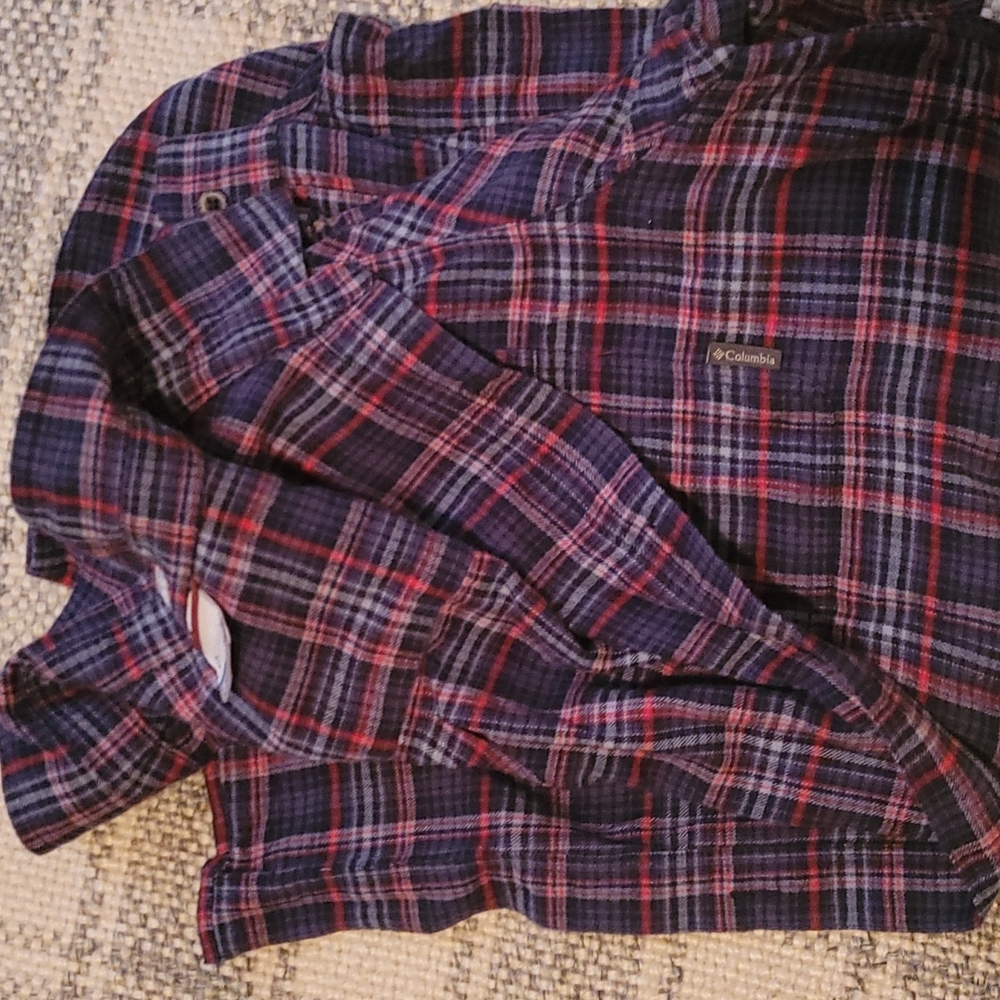 Columbia Regular Fit Flannel. Great condition!